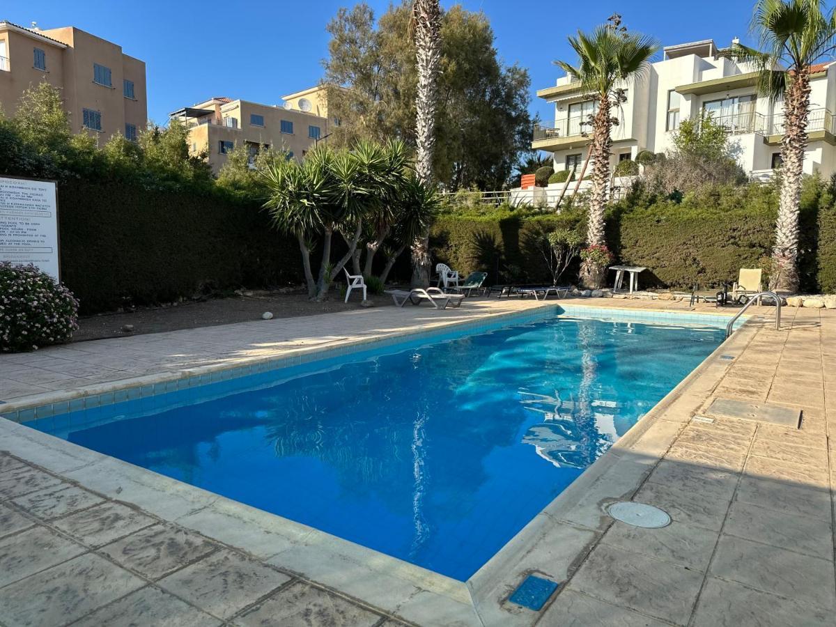 Sea View Apartment Near The Beach Пафос Екстер'єр фото